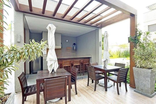 Área externa de apartamento para alugar com 2 quartos, 80m² em São João, Porto Alegre