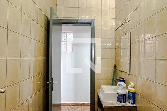 Banheiro de casa para alugar com 2 quartos, 100m² em Brás, São Paulo