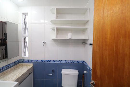 Banheiro de apartamento para alugar com 3 quartos, 63m² em Vila Ema, São Paulo