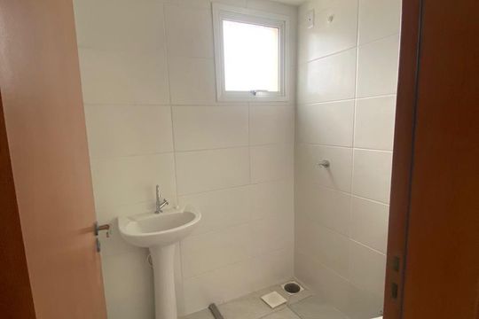 Banheiro de kitnet/studio para alugar com 1 quarto, 30m² em Aparecida, Alvorada