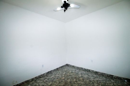 Sala de casa para alugar com 2 quartos, 95m² em Irajá, Rio de Janeiro
