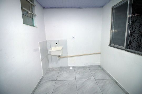 Área de Serviço de casa para alugar com 2 quartos, 95m² em Irajá, Rio de Janeiro