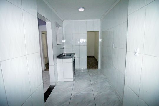 Cozinha de casa para alugar com 2 quartos, 95m² em Irajá, Rio de Janeiro