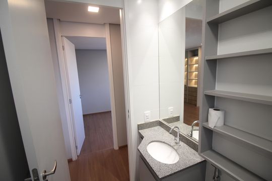Banheiro de apartamento para alugar com 2 quartos, 57m² em Diamante, Belo Horizonte