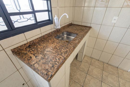 Cozinha de casa para alugar com 3 quartos, 90m² em Jardim das Industrias, Jacareí