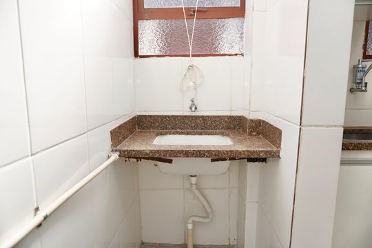 Cozinha e Área de Serviço de apartamento para alugar com 3 quartos, 55m² em Sagrada Família, Belo Horizonte