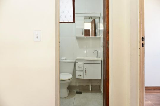 Banheiro Social de apartamento para alugar com 3 quartos, 55m² em Sagrada Família, Belo Horizonte