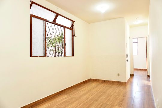 Sala de apartamento para alugar com 3 quartos, 55m² em Sagrada Família, Belo Horizonte