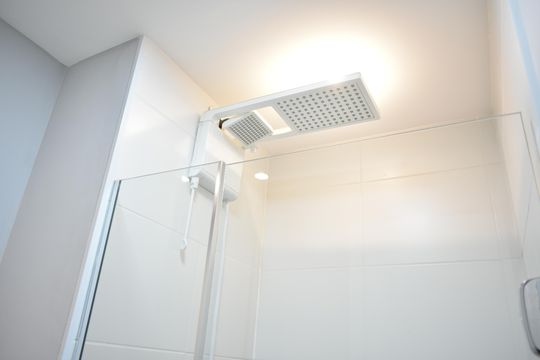 Banheiro de serviço de apartamento à venda com 3 quartos, 132m² em Vila Mariana, São Paulo