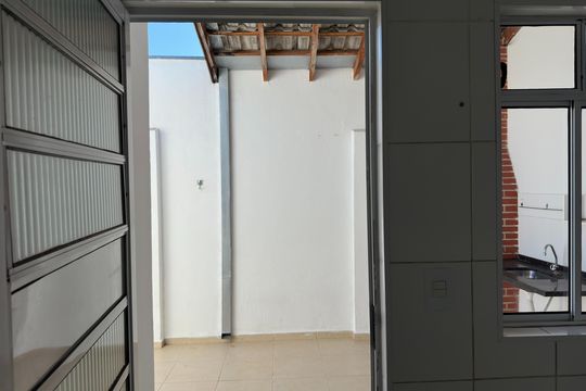 Área externa de casa de condomínio para alugar com 2 quartos, 68m² em Jardim Coleginho, Jacareí