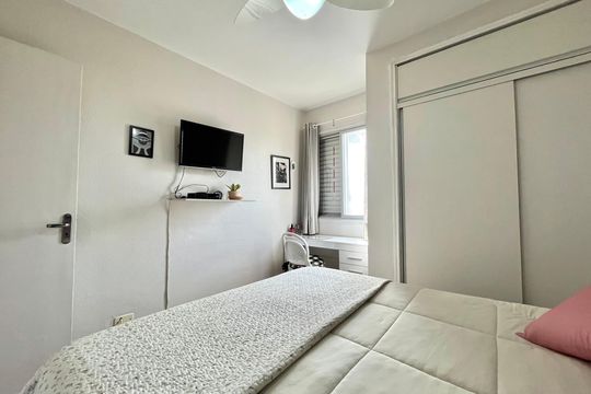 Quarto 1 de apartamento para alugar com 2 quartos, 58m² em Bosque da Saúde, São Paulo
