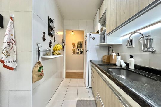 Cozinha de apartamento para alugar com 2 quartos, 58m² em Bosque da Saúde, São Paulo