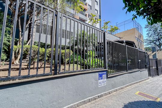 Fachada com Plaquinha de apartamento para alugar com 3 quartos, 64m² em Vila Matilde, São Paulo