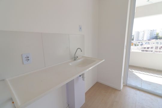 Cozinha de apartamento para alugar com 2 quartos, 35m² em Campo Grande, São Paulo