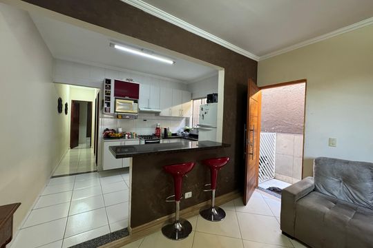 Sala de casa de condomínio à venda com 2 quartos, 132m² em Metalúrgicos, Osasco