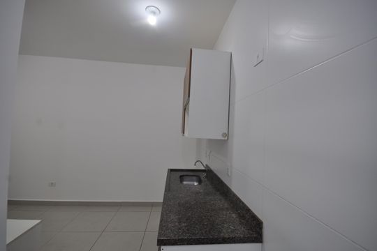 Cozinha de apartamento para alugar com 1 quarto, 35m² em Vila Constança, São Paulo