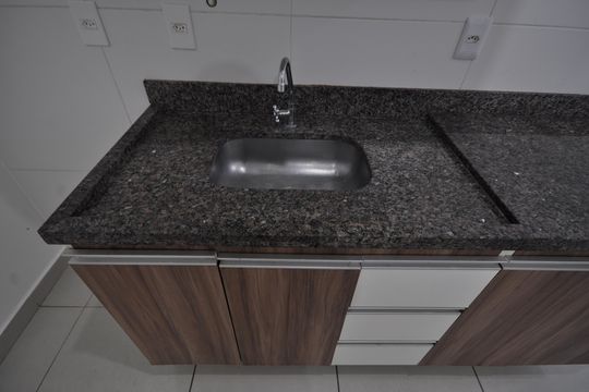Cozinha de apartamento para alugar com 1 quarto, 35m² em Vila Constança, São Paulo