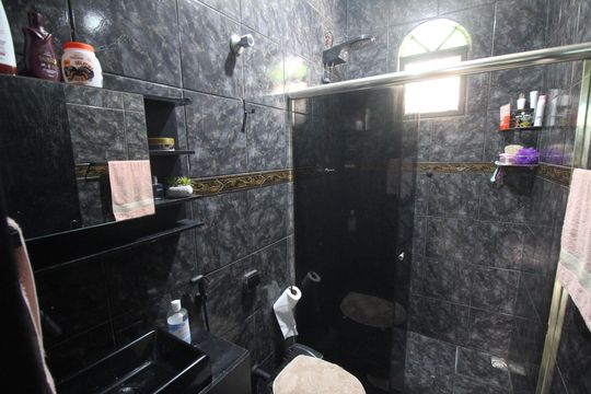 Banheiro de casa à venda com 2 quartos, 146m² em Corumbiara, Belo Horizonte