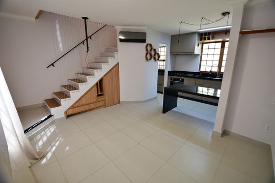 Sala de casa de condomínio à venda com 2 quartos, 70m² em Residencial Burato, Campinas