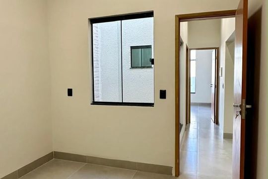 Quarto de casa à venda com 3 quartos, 110m² em Granja Cruzeiro do Sul, Goiânia