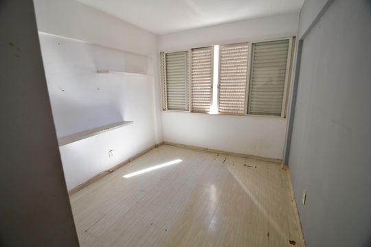 Quarto 1 de apartamento para alugar com 2 quartos, 60m² em Centro, Campinas
