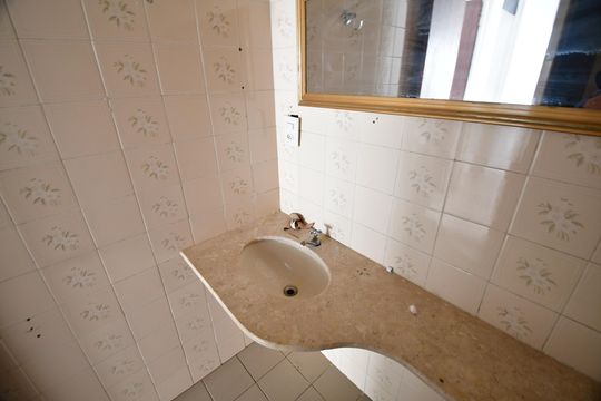 Banheiro de apartamento para alugar com 2 quartos, 60m² em Centro, Campinas