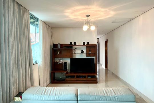 Casa à venda com 5 quartos, 400m² em Vila Suzana, Belo Horizonte