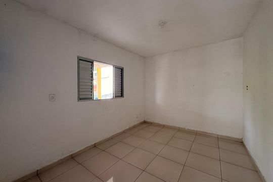 Quarto 1 de casa para alugar com 2 quartos, 60m² em Recreio da Borda do Campo, Santo André