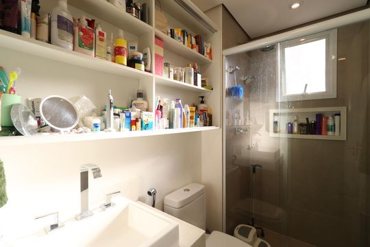 Banheiro da Suíte de apartamento à venda com 2 quartos, 69m² em Parque Industrial Tomas Edson, São Paulo