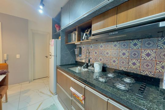 Cozinha de apartamento à venda com 2 quartos, 37m² em Vila das Bandeiras, Guarulhos