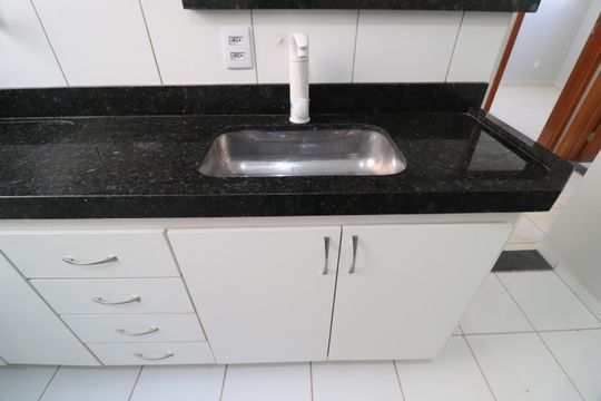 Cozinha de apartamento para alugar com 2 quartos, 44m² em Shopping Park, Uberlândia