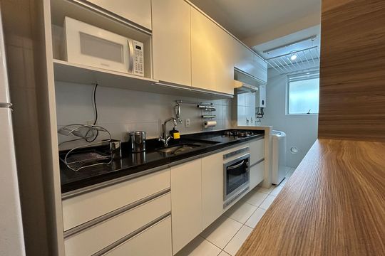 Cozinha de apartamento para alugar com 2 quartos, 69m² em Itacorubi, Florianópolis