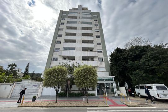 Fachada de apartamento para alugar com 2 quartos, 69m² em Itacorubi, Florianópolis