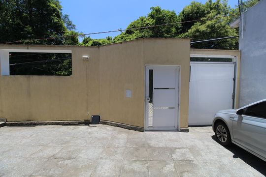 Entrada de casa de condomínio à venda com 4 quartos, 320m² em Taquara, Rio de Janeiro