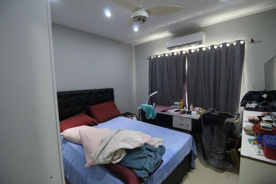 Quarto de casa de condomínio à venda com 4 quartos, 320m² em Taquara, Rio de Janeiro