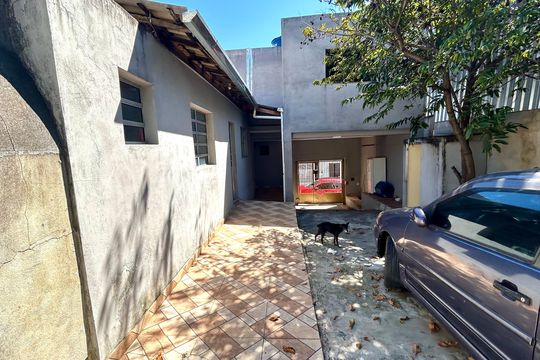 Garagem - Quintal de casa à venda com 7 quartos, 264m² em Parque Industrial Cumbica, Guarulhos