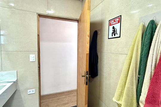 Banheiro 1 de casa à venda com 7 quartos, 264m² em Parque Industrial Cumbica, Guarulhos