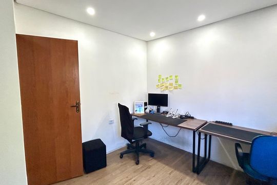 Escritório de casa à venda com 7 quartos, 264m² em Parque Industrial Cumbica, Guarulhos