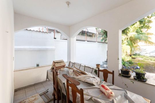 Varanda fundos de casa para alugar com 3 quartos, 300m² em Vila Isabel, Rio de Janeiro