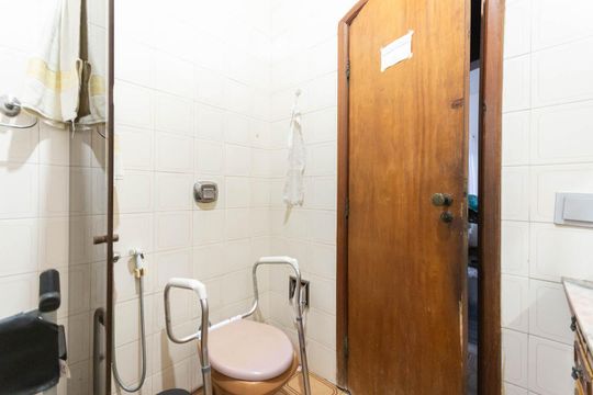 Banheiro de casa para alugar com 3 quartos, 300m² em Vila Isabel, Rio de Janeiro
