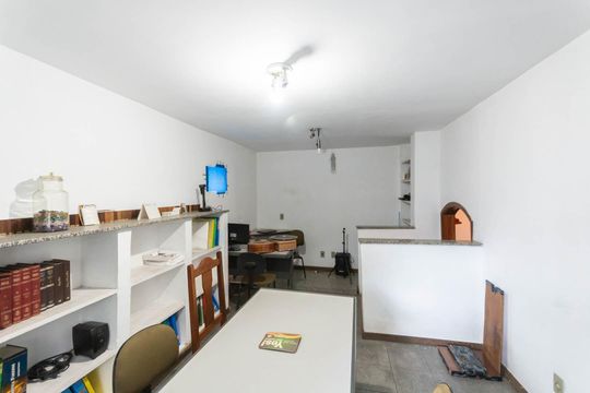 Escritório de casa para alugar com 3 quartos, 300m² em Vila Isabel, Rio de Janeiro