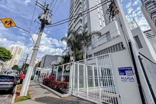 Fachada com Plaquinha de apartamento para alugar com 2 quartos, 69m² em Tatuapé, São Paulo