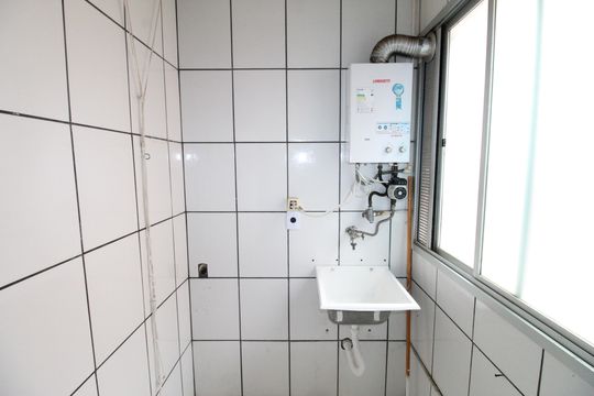 Área de serviço de apartamento para alugar com 2 quartos, 48m² em Bosque dos Eucaliptos, São José dos Campos