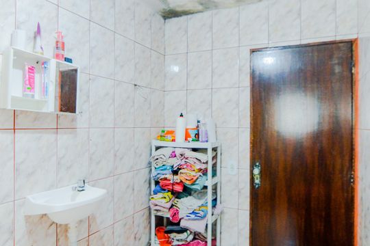 Banheiro de casa à venda com 4 quartos, 250m² em Jardim Presidente Dutra, Guarulhos