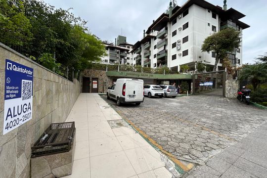 Fachada de apartamento para alugar com 3 quartos, 131m² em João Paulo, Florianópolis