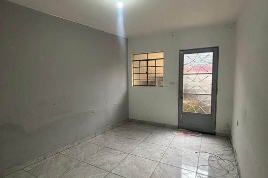 Casa para alugar com 2 quartos, 70m² em Vila Carmosina, São Paulo