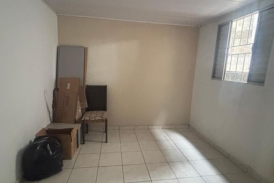 Quarto de casa para alugar com 2 quartos, 70m² em Vila Carmosina, São Paulo