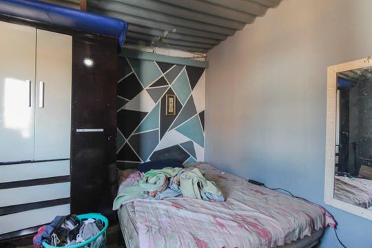 Quarto 2 de casa à venda com 2 quartos, 50m² em Parque dos Bancarios, São Paulo
