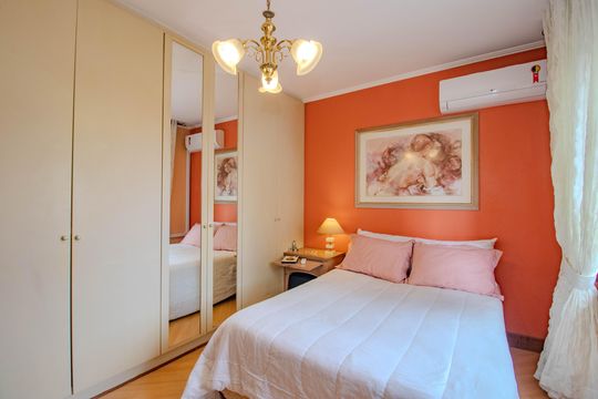Suíte de apartamento à venda com 3 quartos, 102m² em Bela Vista, Porto Alegre