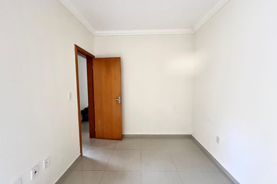 Quarto 2 de apartamento para alugar com 2 quartos, 50m² em Arvoredo, Contagem